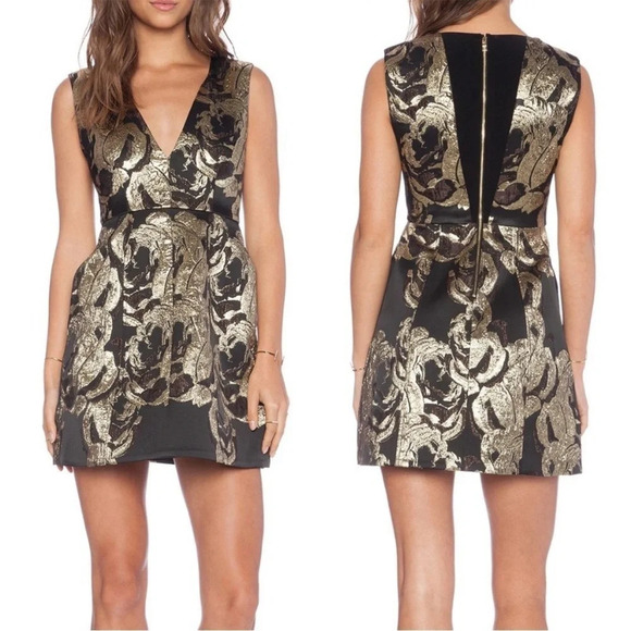 Alice + Olivia Pacey Metallic Jacquard Structured Dress - Picture 1 of 12